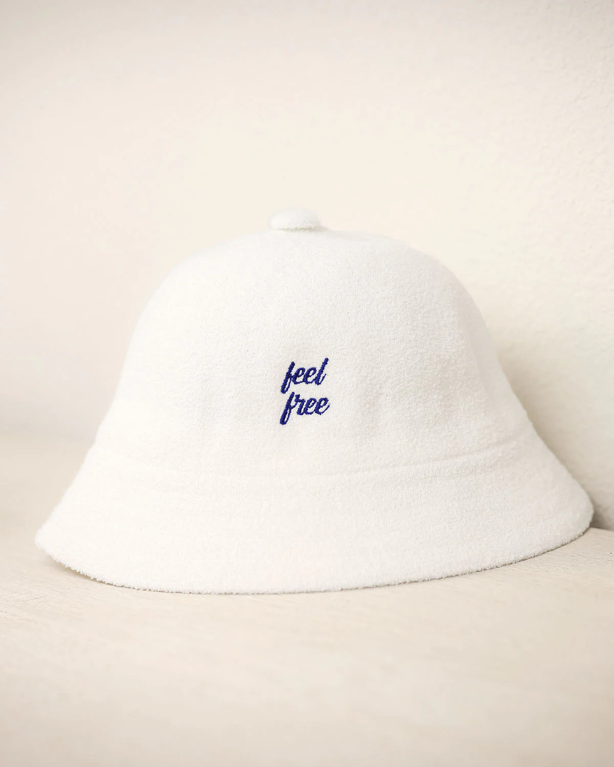 Free Feeling Bucket Hat - Image 2