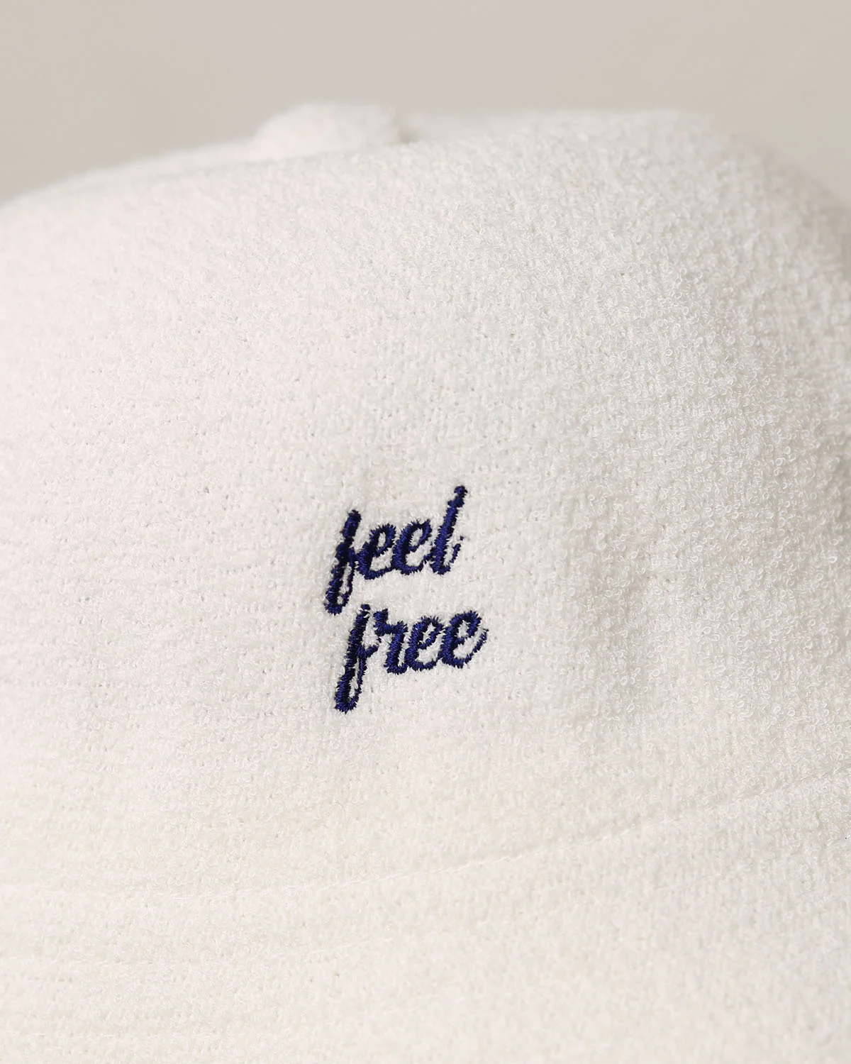 Free Feeling Bucket Hat - Image 3